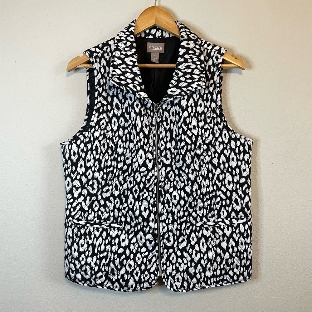 Chicos Black & White Animal Print Lightly Quilted Sleeveless Cardigan Vest Sz MD